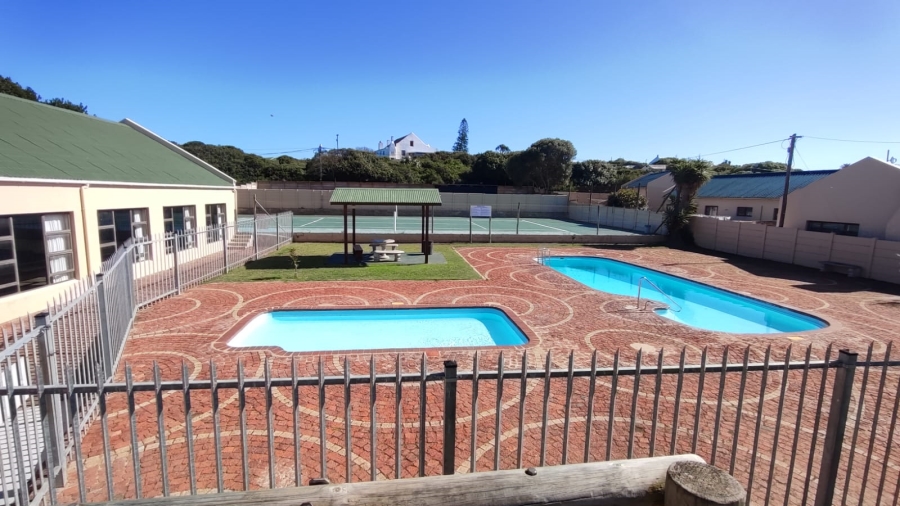 2 Bedroom Property for Sale in Stilbaai Wes Western Cape
